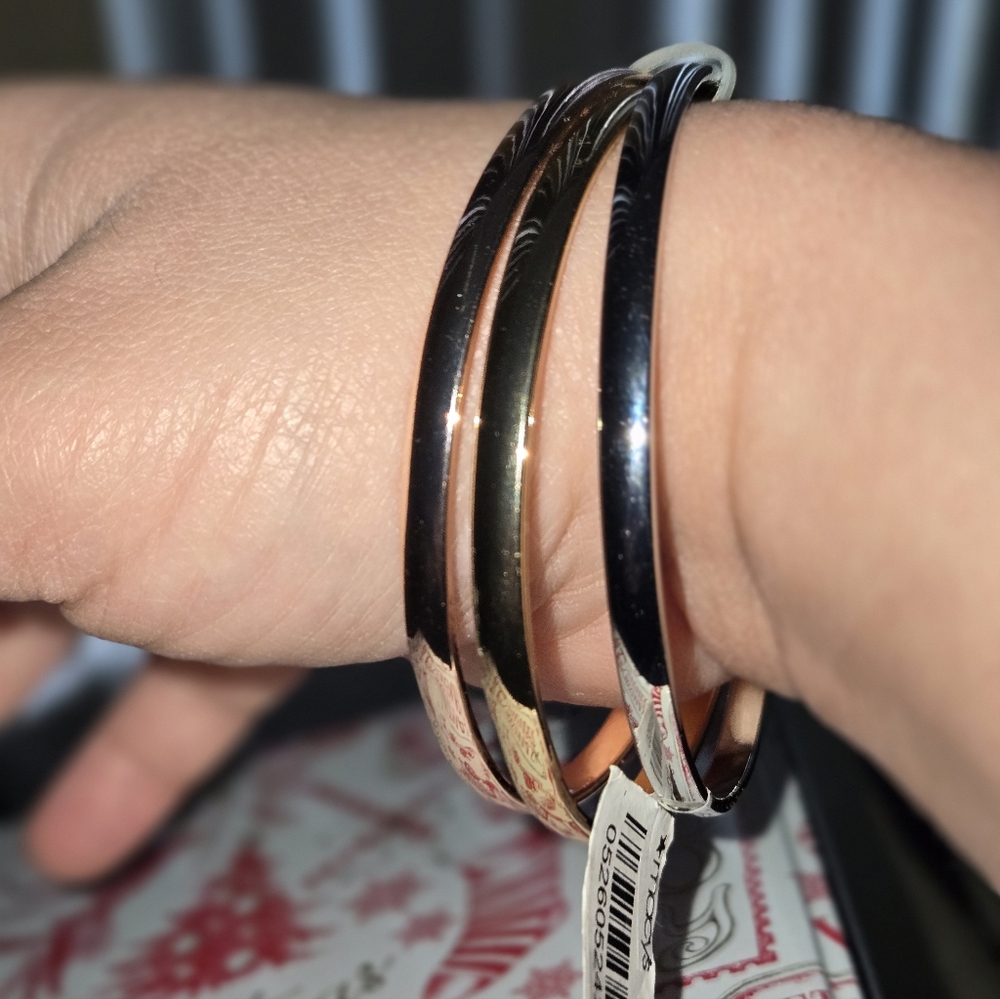 NWT-Elegant Gold and Silver Bangle Set